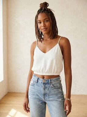 Wilfred Free V-Neck Cropped Spaghetti Strap Tank